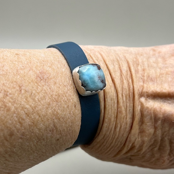 Elegant Soft Blue Leather Artisan Bracelet with Sterling Silver Accents - Picture 4 of 5